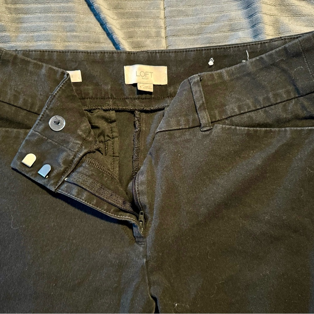 Loft black cropped pants size 6